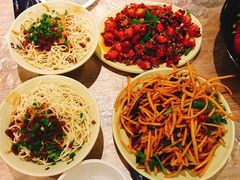 -巴厘龙虾·榜首油焖大虾(音乐学院·沿江酒馆店)