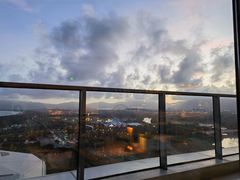 -瑰丽酒店·海吧·天际下午茶·现场DJ·天台酒吧