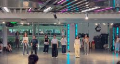 -泫舞舞蹈工作室