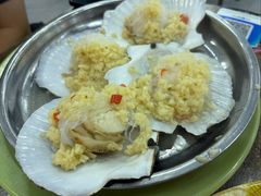 蒜蓉粉丝蒸大元贝-贞姨美食·老字号海鲜大排档