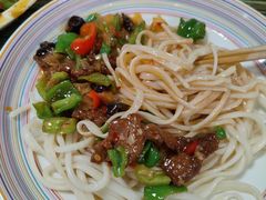 -歹歹的加个面过油肉拌面