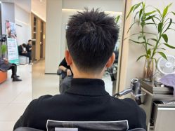 -优尚·烫·染·店