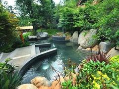 -七彩云南古滇温泉山庄