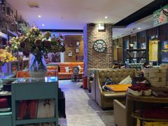 -豪客嘉族·麦尼顿西餐厅(乐福天下店)