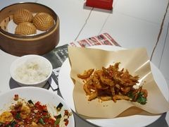 -阿瓦山寨·湘菜现炒·剁椒鱼头王(咸阳总店)