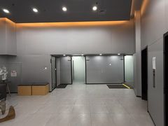 -蓝海豚游泳俱乐部(南京西路店)