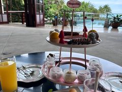 -亚龙湾喜来登·美景台大堂吧
