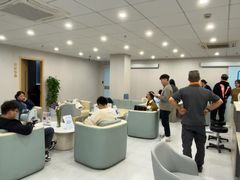 -上海大学附属上海和平眼科医院