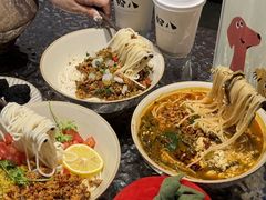 -粉八·云南米线·建水烧烤(常熟路店)