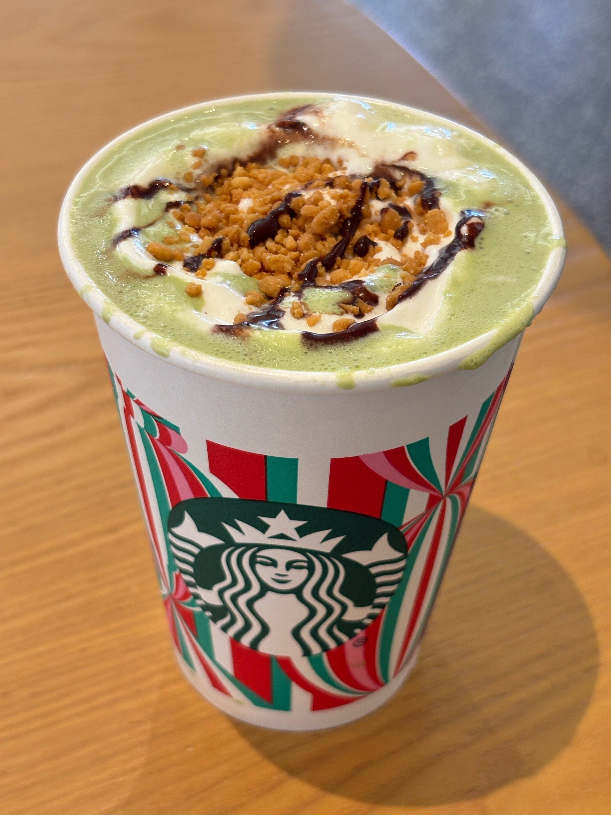 冬天的标志是星巴克红杯