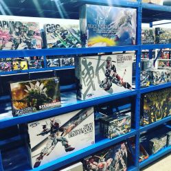 -逝水玩具折扣店