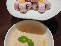 手工桃花酥-庭院江南菜•烤鸭•非遗传承(丰台总部基地店)
