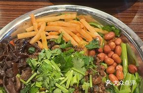 Dry-Loaded Spicy Snail Meat and Rice Noodles