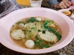 鱼丸粉-马里奥明星猪脚饭