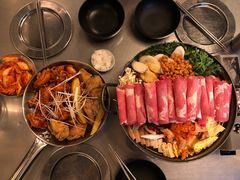 部队锅-MI WU FACTORY米屋美食工厂餐厅(绿地店)