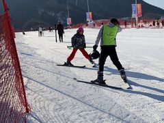 -荣盛康旅野三坡滑雪场