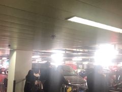 -虹桥火车站-停车场