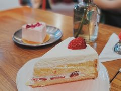 草莓蛋糕-W CAFE(甜爱路店)