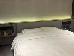 -上海虹桥中心爱琴海亚朵S酒店