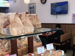 -红宝石·鲜奶小方·海派西点房(南丹店)