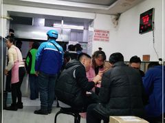 等位区-老字号正宗四川麻辣烫(重庆路店)