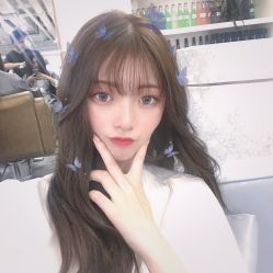 -MODEL'S HAIR