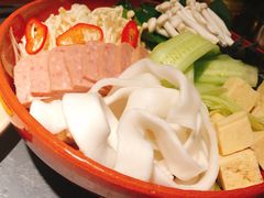 -老牌坊云南鱼豆花火锅(哈西万达店)