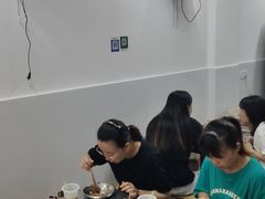 -卫卫麻辣烫(建设新村路店)