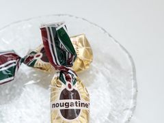 焦糖榛子碎黑巧克力制品-VENCHI 闻绮(北京国贸商城店)