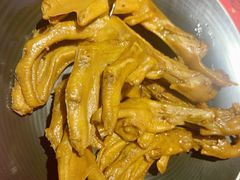 老卤鸭爪-蚝魁竹笼蒸生蚝 余杭店