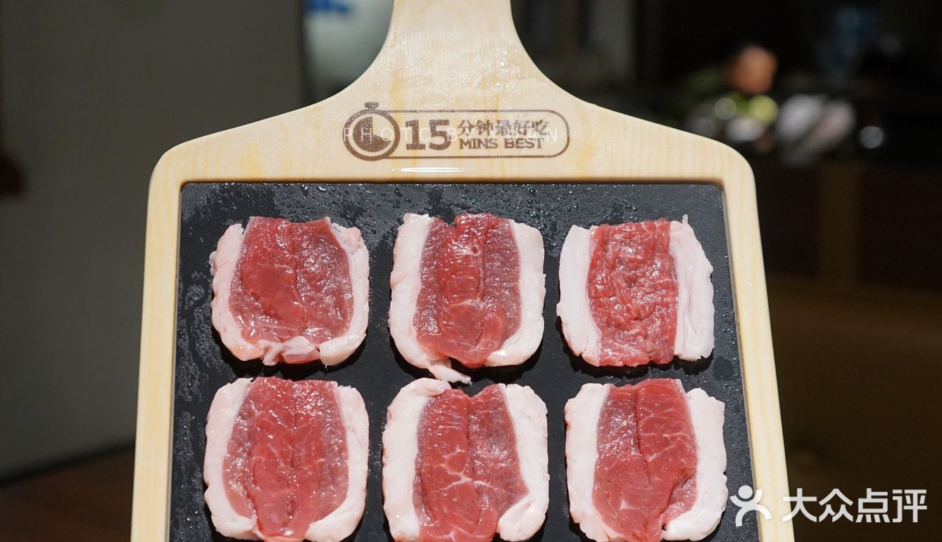 肉迷心窍，大口朵颐尽情开涮
