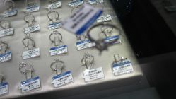 -威德钻石-克拉钻大本营(南京东路店)