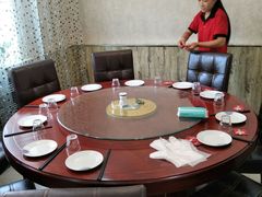 -扒虾小妹儿麻辣海鲜(宏图街店)