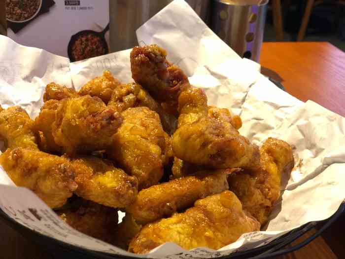 校村炸鸡(狎鸥亭店)-"总体来说还可以的一家店,店面环境是工业风.