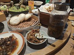 -头上红煨盐鸡·非遗院子餐厅