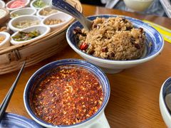 -包整·丝娃娃(一览甲秀楼风景店)