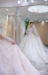 -台湾蔡美月婚纱租赁