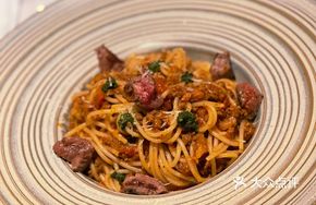 Special Meat Sauce Noodles with Snowflake Beef Cubes