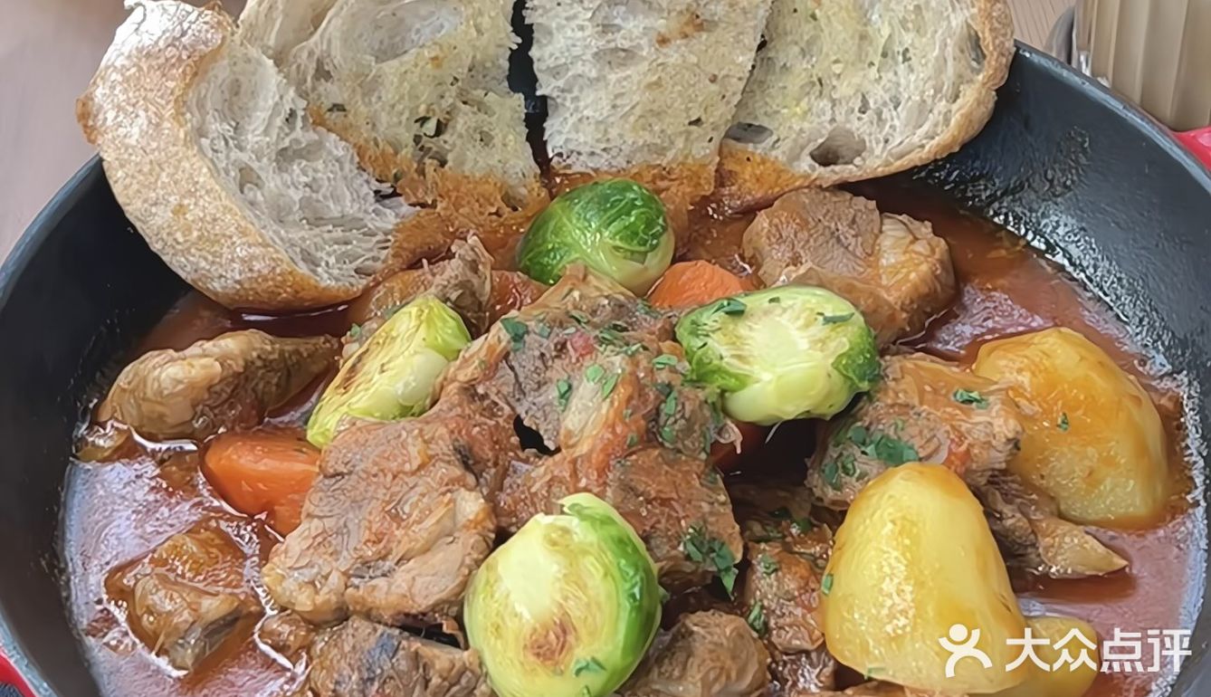 广州天环！露天餐位太chill 啦……