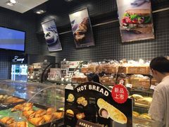 面包甜点陈列柜-巴黎贝甜(宜山路店)