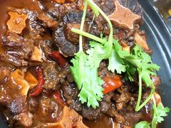 红焖牛尾-董厨煨汤馆(车站路店)
