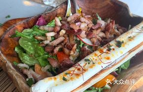 Arugula and Organic Spinach Salad with Goat Cheese