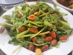老醋果仁拌茼蒿-来顺成饭庄