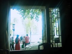 -楼外楼·停车场