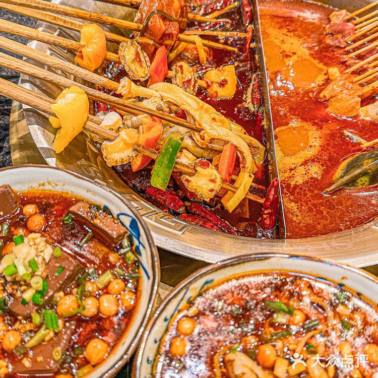 钱🐰似锦-新品来喽!排队也要吃的蜀主成都串串酒馆