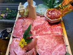 -铭牛烧肉·和牛海鲜自助(高新月牙湖店)