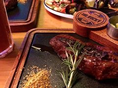 黑松露谷饲牛排-MR.ROCKY洛奇先生RESTAURANT&BAR(宝安壹方城店)