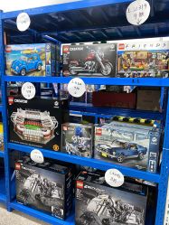 -逝水玩具折扣店