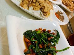 小菠菜拌花生-奥华餐厅·老张记(台基厂店)