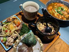 -八月美食小馆(银泰城总店)